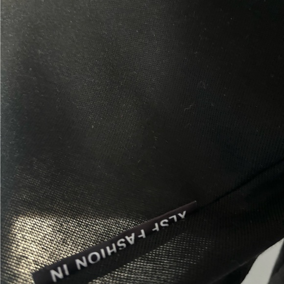 Black Cropped Sweatshirt - Picture 3 of 3